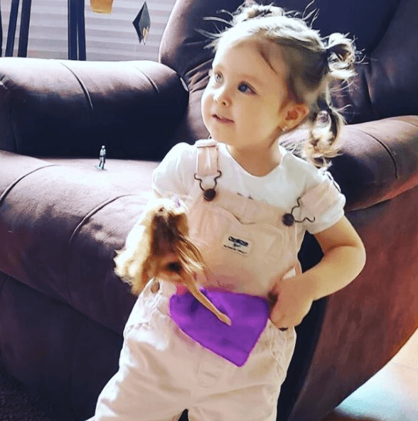 En cuanto a su vida privada, Marín es padre de una pequeña de dos años, a quien en julio de 2020 le dedicó un tierno mensaje por su cumpleaños. "Mañana es un día increíble porque el amor de mi vida cumple 2 añitos. Aún recuerdo cuando te cargué por primera vez y me di cuenta que desde ese momento todo había cambiado, mi vida ahora te pertenece y siempre estaré para ti mi princesa!", escribió el actor, de 33 años de edad.