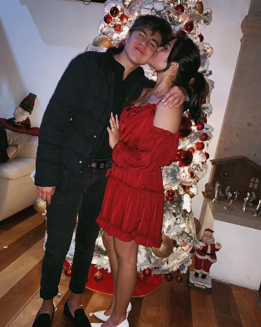 Sin embargo, lo que más llamó la atención en los últimos meses fue que presumió a su novia María José, con quien al parecer comenzó su romance el 12 de julio de 2019.