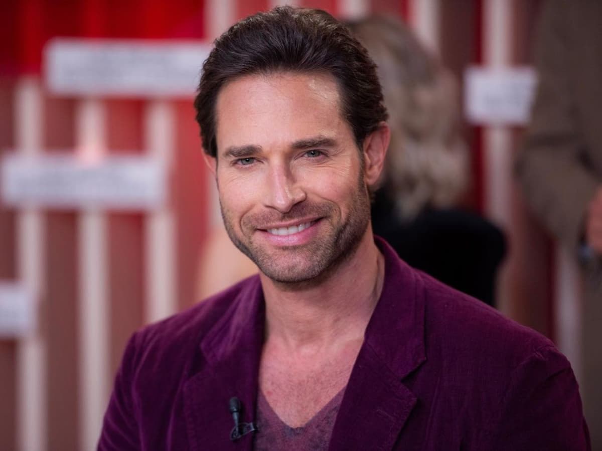 Sebastián Rulli por fin revela de quién es fan y publica inesperada foto