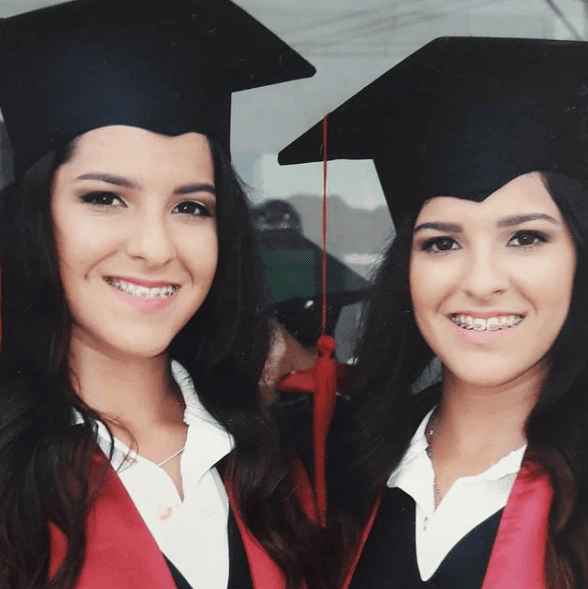 Sin embargo, la madrugada del 31 de diciembre de 2015, las gemelas sufrirían un fatal accidente en la carretera Guaymas-Hermosillo que resultaría en la muerte instantánea de Lizbeth, quien viajaba junto a Lizeth y su padre.