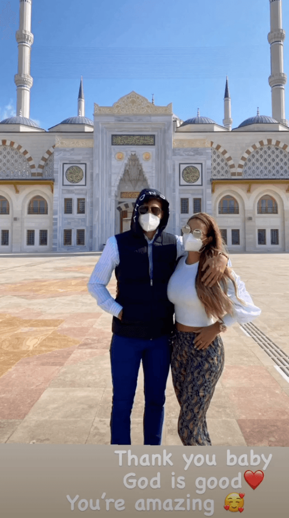 Ninel Conde hizo a un lado la polémica que la rodea desde que presentó a su novio Larry Ramos y emprendió un viaje por Turquía para celebrar por adelantado su cumpleaños número 44.