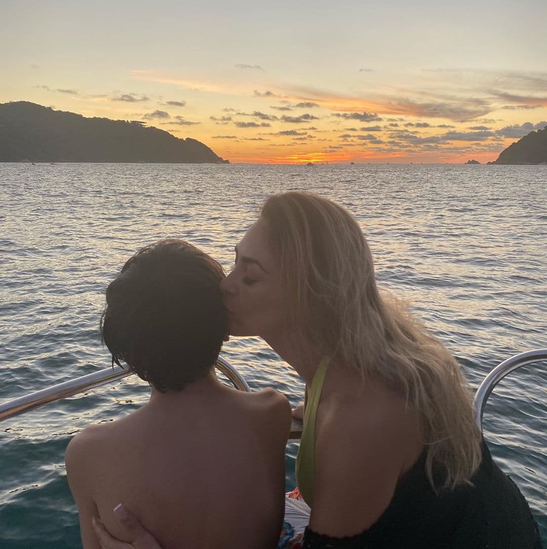 Aracely Arámbula impacta con bikini tras celebrar los 13 años de su hijo Miguel