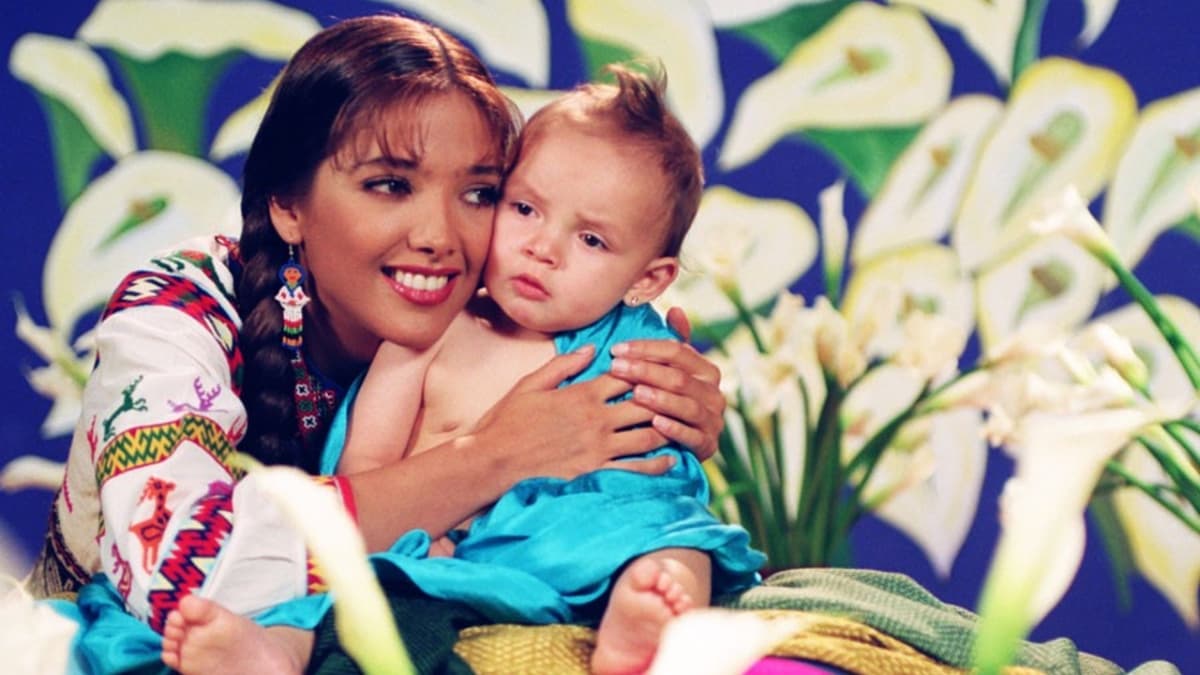 ¿Te acuerdas de ‘Rosa Isela’, hija de Adela Noriega en ‘María Isabel’? Ya creció y es una exitosa cantante