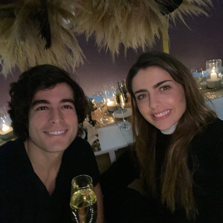 La actriz también habló sobre la posibilidad de pronto comenzar una relación amorosa, destacando que por el momento está viviendo su duelo. “No, yo sí me doy tiempo de tener mis duelos, tampoco estoy tan necesitada”, dijo entre risas.