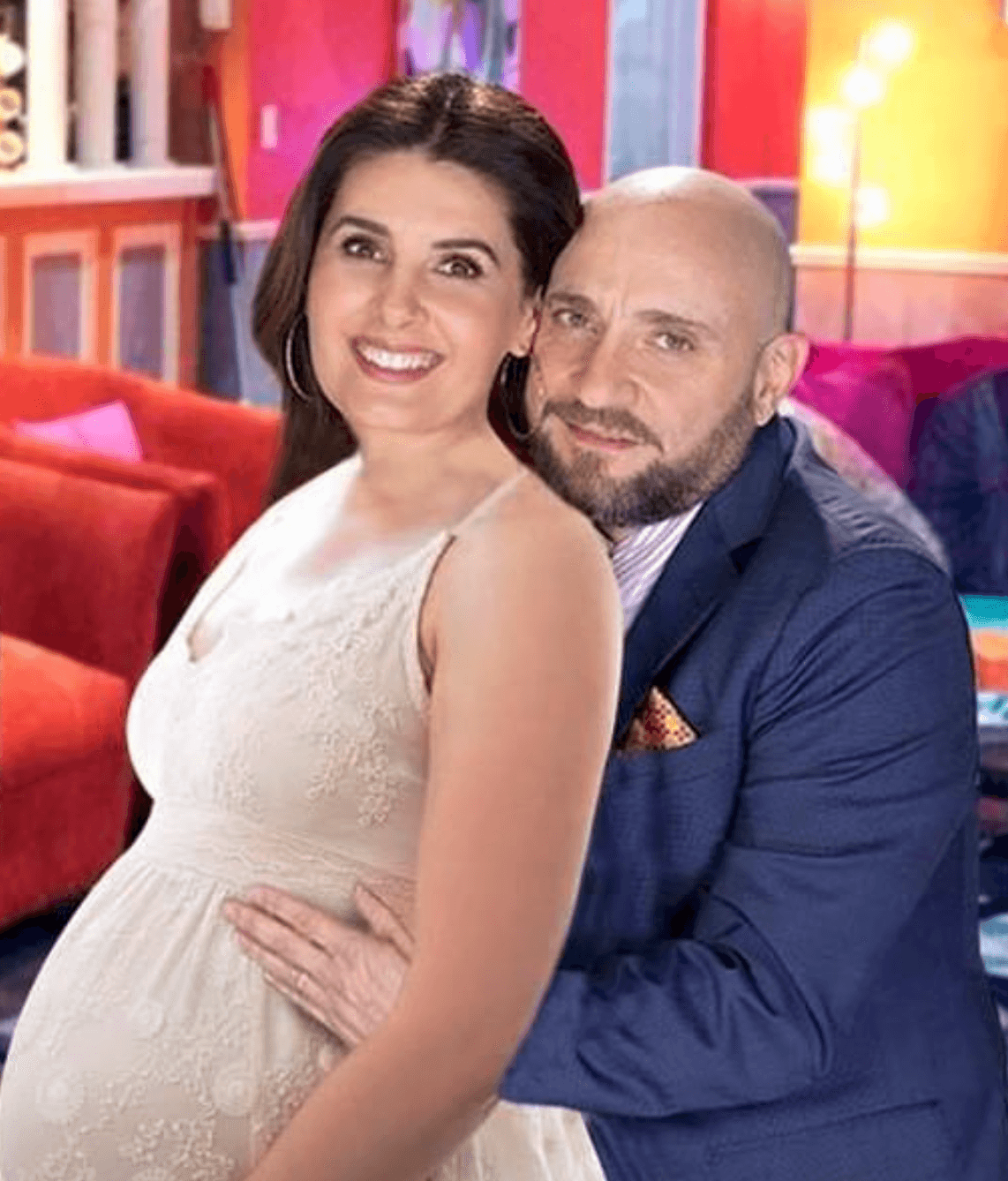 La producción de Elías Solorio ha compartido en sus redes sociales algunas proyecciones y aproximaciones de cómo podría verse Silvita embarazada, algo que veremos en los próximos capítulos.