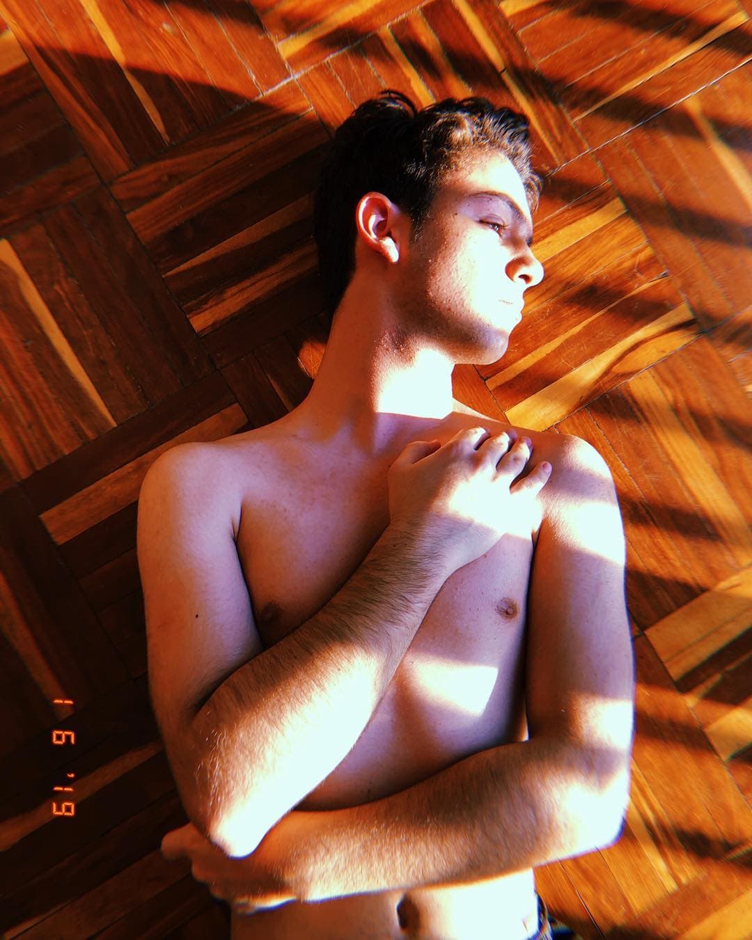 Joaquín Bondoni dará firma de autógrafos en La Casa Telehit