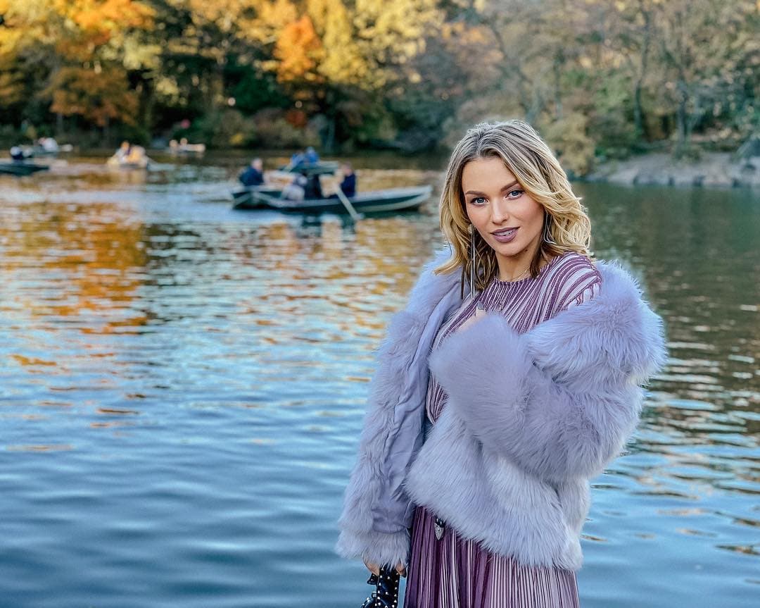 Irina Baeva levanta sospechas de embarazo por fotografía