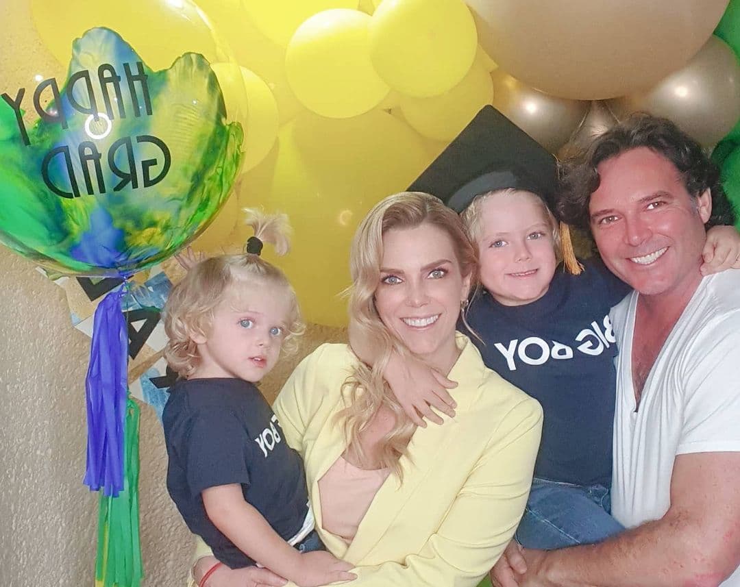 Al poco tiempo de casados, llegó Matías, el primogénito de la pareja. Rodrigo Mejía se desvivió por ser el mejor papá para el pequeño, a quien presumía en su perfil personal y el cual aseguran es su vivo retrato.