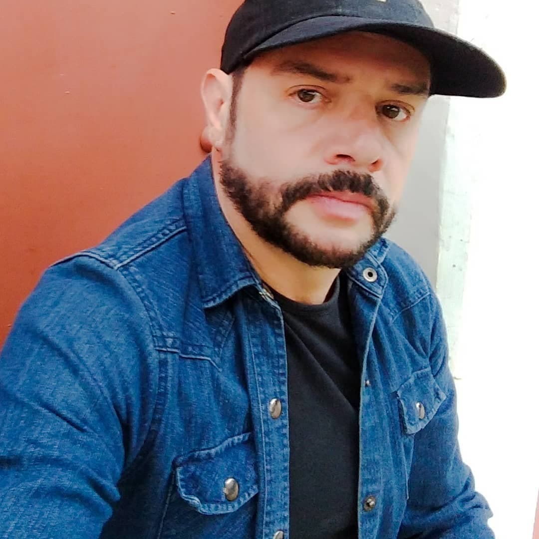 Héctor Parra nunca imaginó que su personaje en La Usurpadora se haría realidad, pero a la inversa