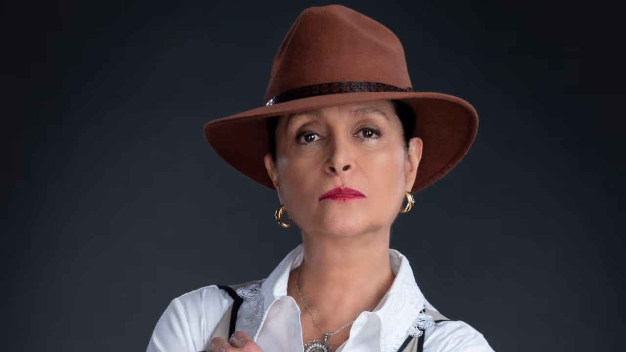 Daniela Romo se transforma en villana de telenovela y así lucirá en ...