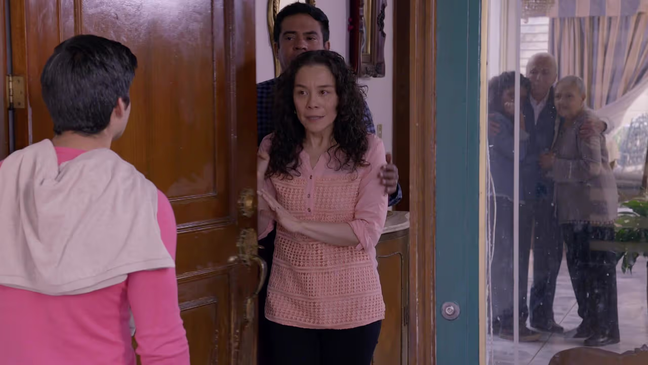 Como dice el dicho: La mamá de Gerardo le cierra la puerta en la cara a ...