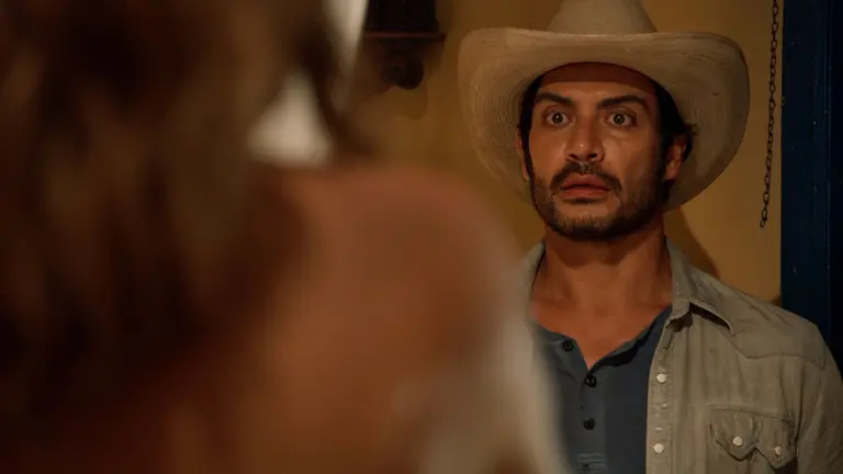 Santos ve desnuda a María Teresa Shows Tierra de esperanza Las