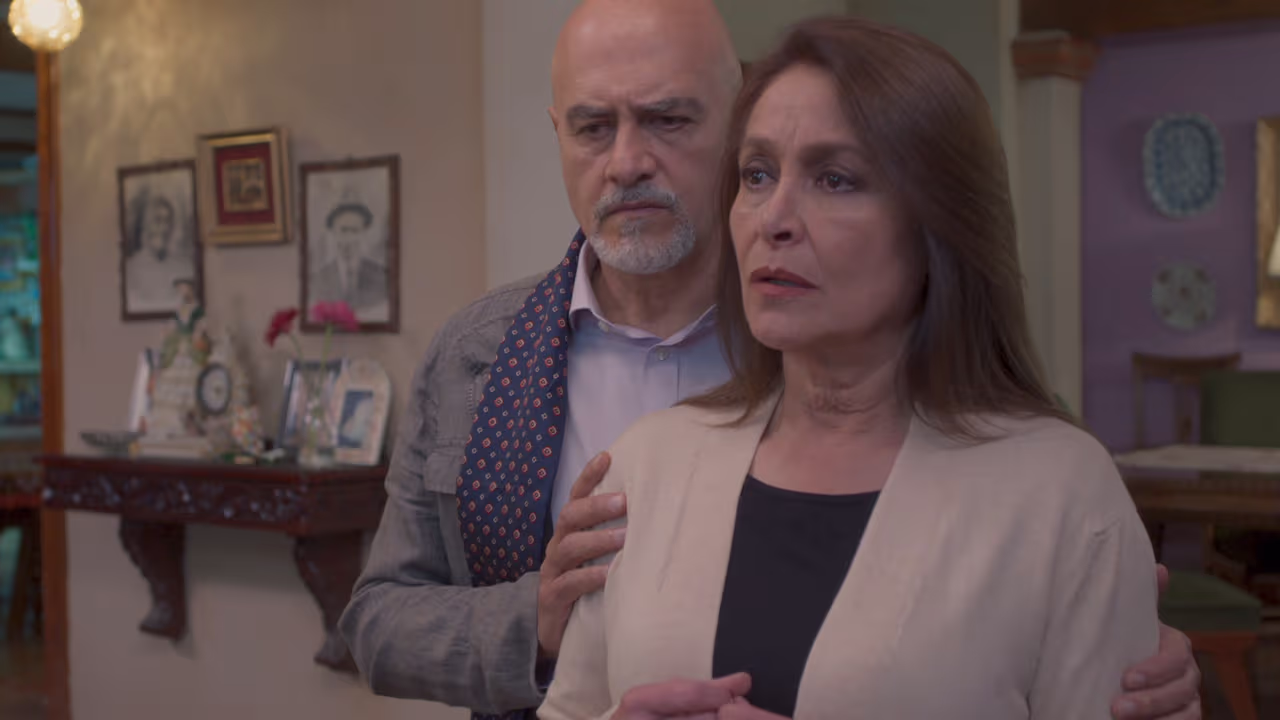 Ve AQUÍ el capítulo de Vencer el Desamor donde le informan a Bárbara ...