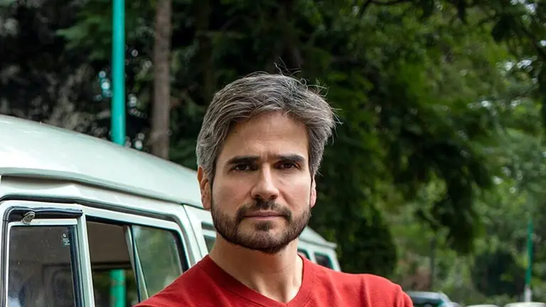 Daniel Arenas, con la voz quebrada, envía mensaje de San Valentín | Las  Estrellas Home Lo Último | Las Estrellas