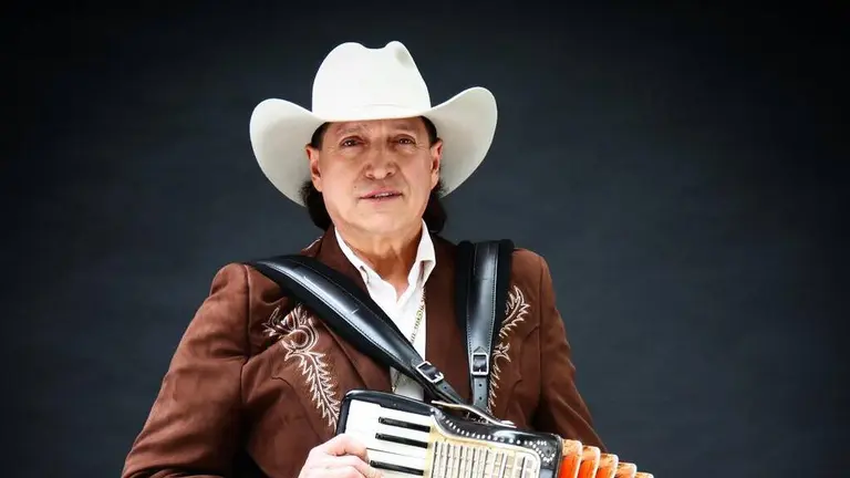 Ramiro Delgado niega tener 37 hijos en medio de una demanda contra Bronco | Las Estrellas Home Lo Último | Las Estrellas