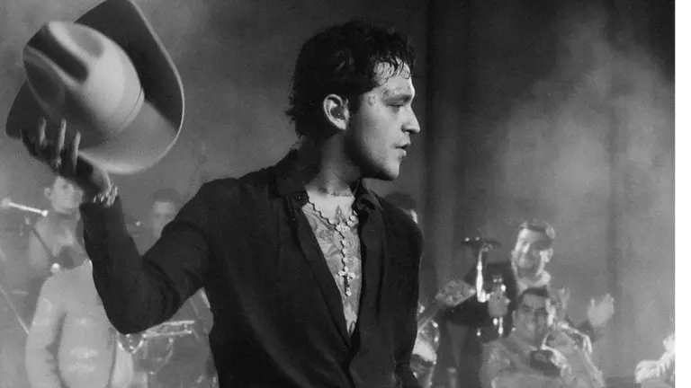 Destapan que Christian Nodal también le dio anillo de compromiso a ex amiga de su ahora esposa Ángela Aguilar | Shows Famosos | Las Estrellas
