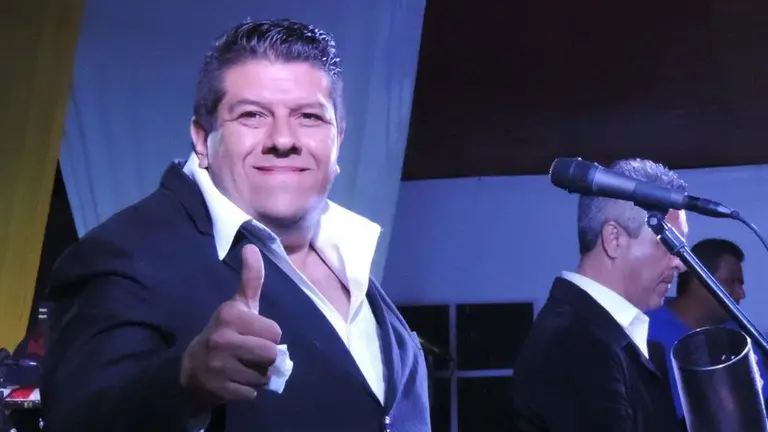 Fallece Alex Olivares, fundador de La Chomba y referente de la cumbia  sonidera | Shows Famosos | Las Estrellas