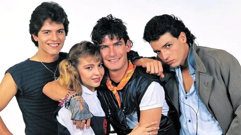 Famoso protagonista de la telenovela 'Quinceañera' presenta a su esposo  tras 40 años de relación | Shows Famosos | Las Estrellas